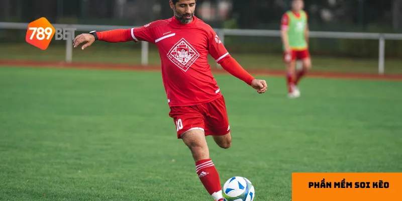 Phần mềm hoạt động dựa trên phân tích dữ liệu lớn và thuật toán thông minh.