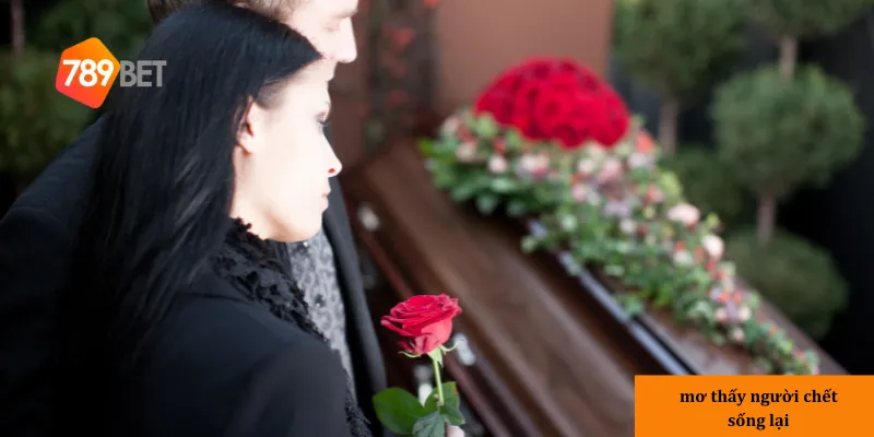 Mơ thấy người thân sống lại là lời nhắn nhủ về tình cảm gia đình.