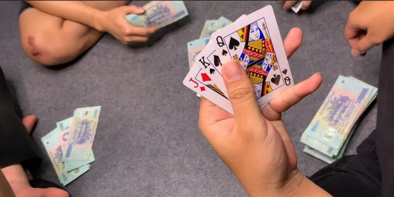 Thông tin cơ bản về game bài Liêng